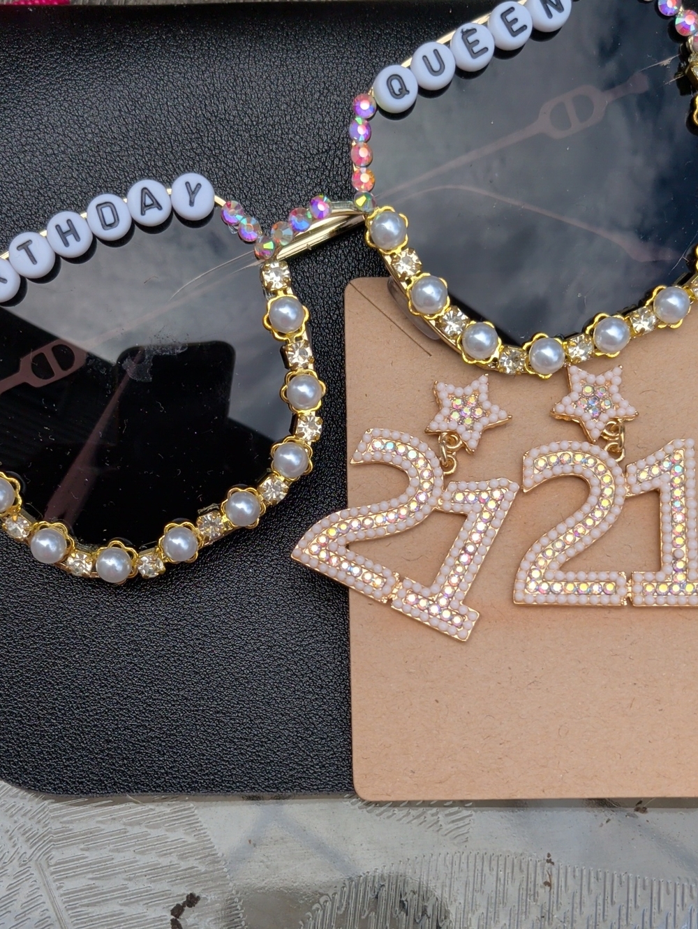 🩷 21 Birthday Queen Bundle Sunglasses And Earrings